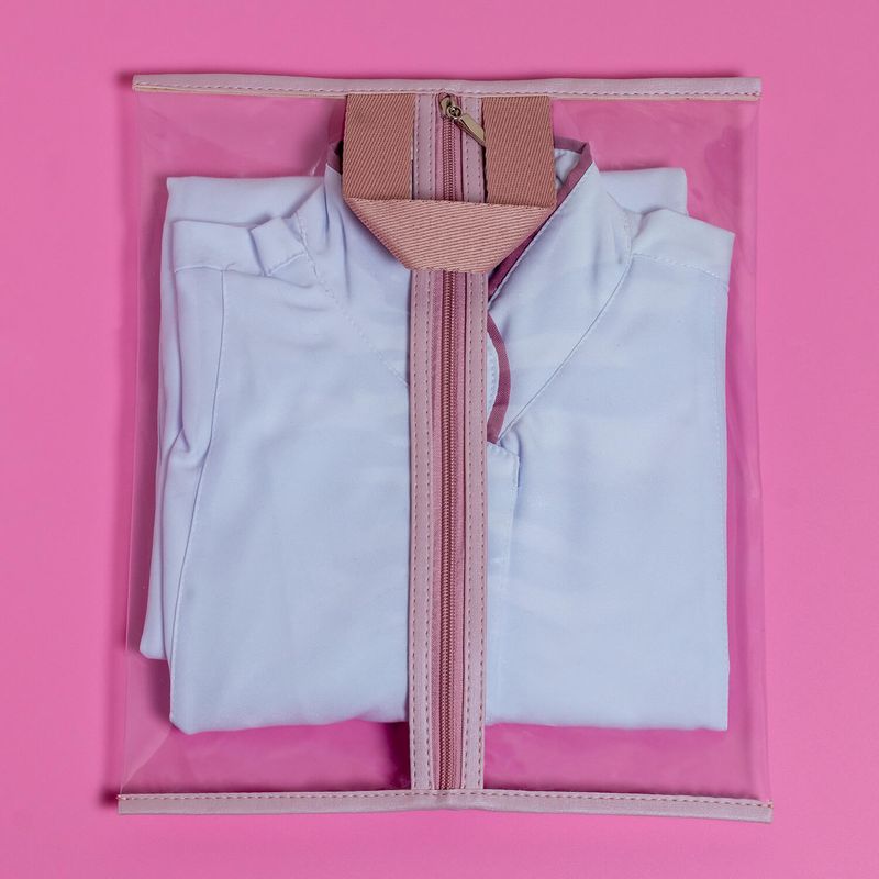 porta-jaleco-rosa-transparente-01